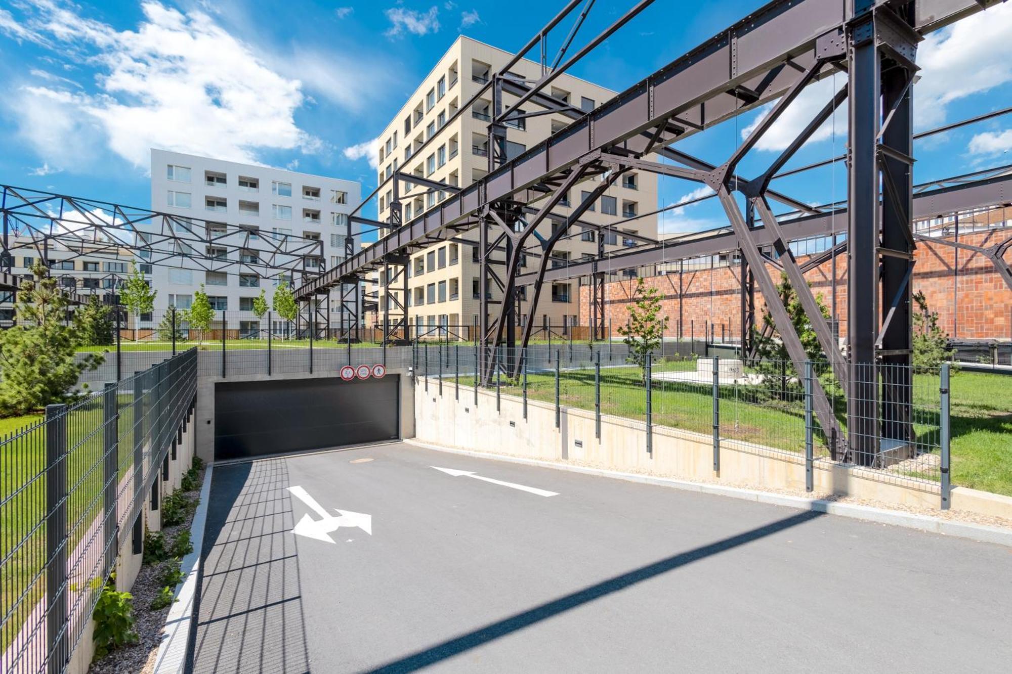 Apartmán Bright 2br - 8th Floor, Balcony, Free Parking - By Gravity *